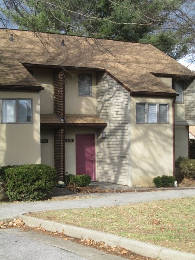 3 Bedroom 2.5 Bath Townhouse