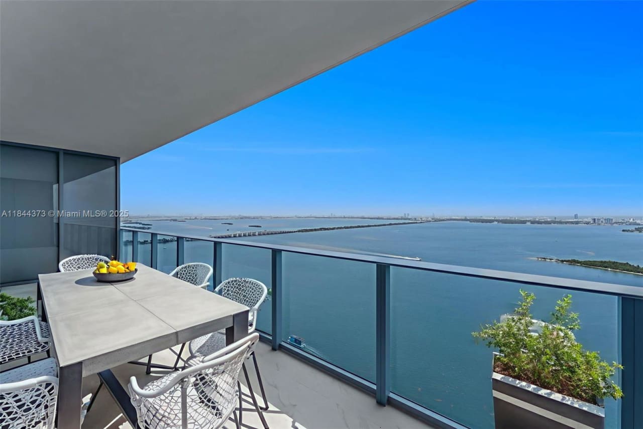 725 Northeast 24th Street