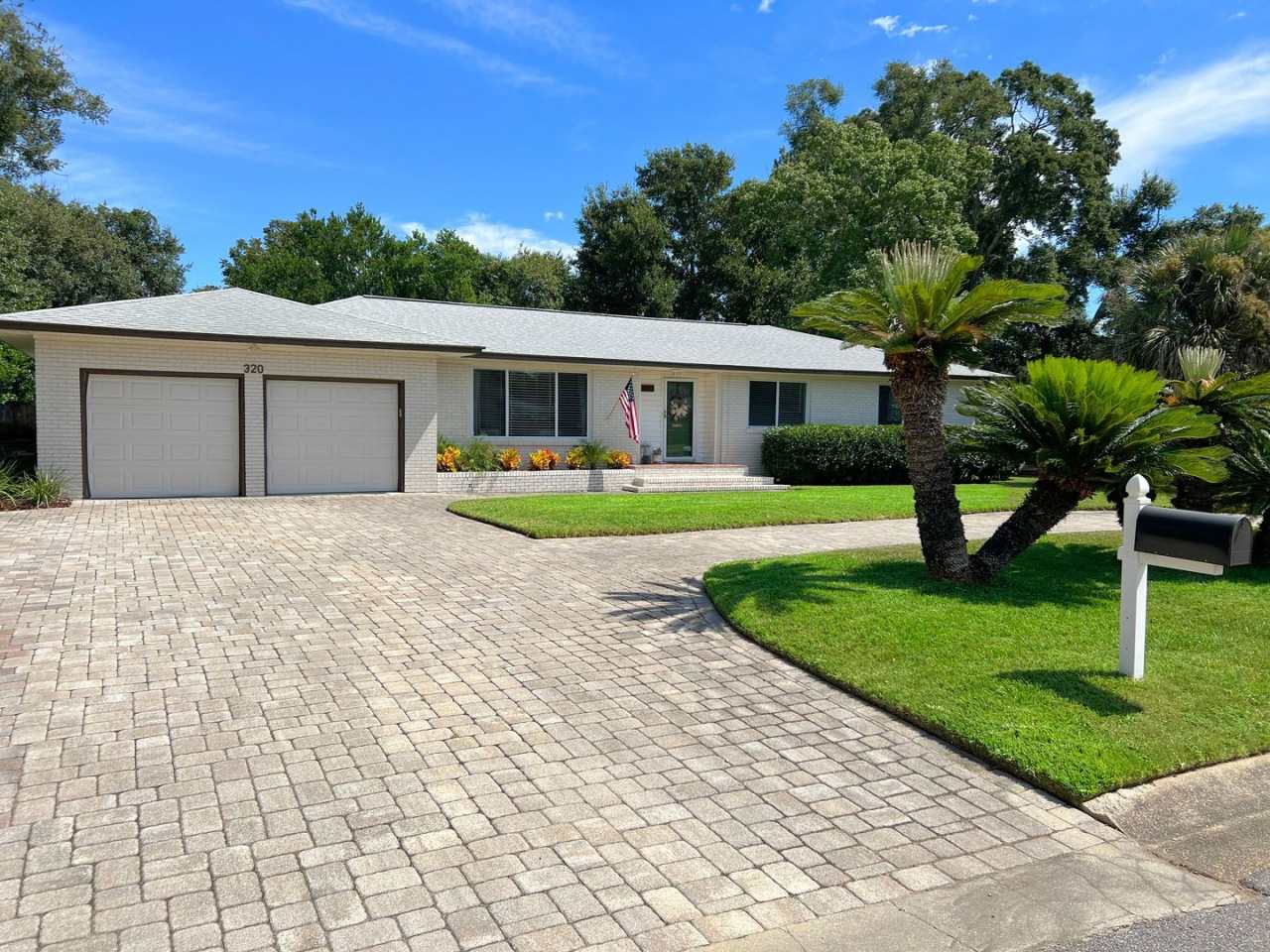 Splendid 3 Bed/2 Bath Home in North Pensacola