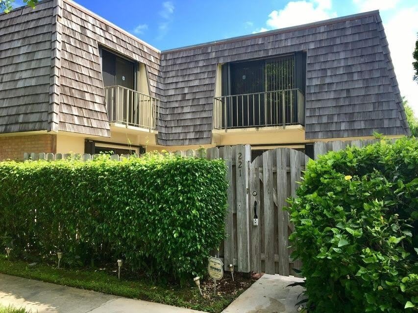 221 Lake Arbor Drive