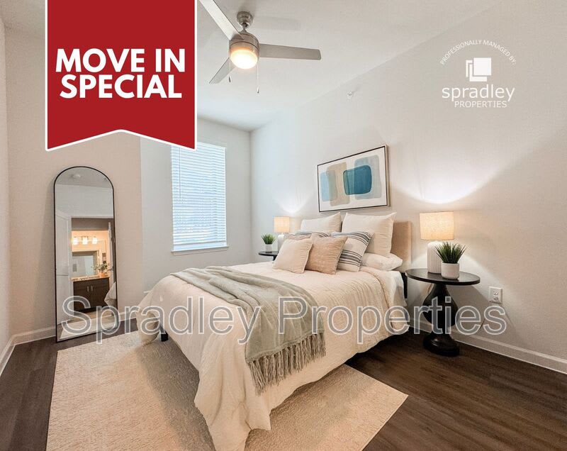 710 Shine St, Apt 1302