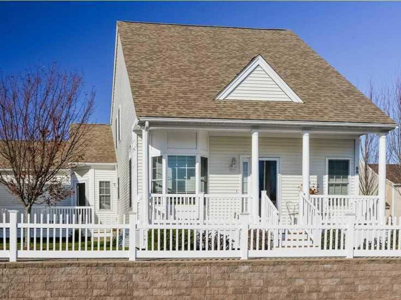 ****Cranston/Newbury Village – Exclusive Townhouse Condo - $3195****