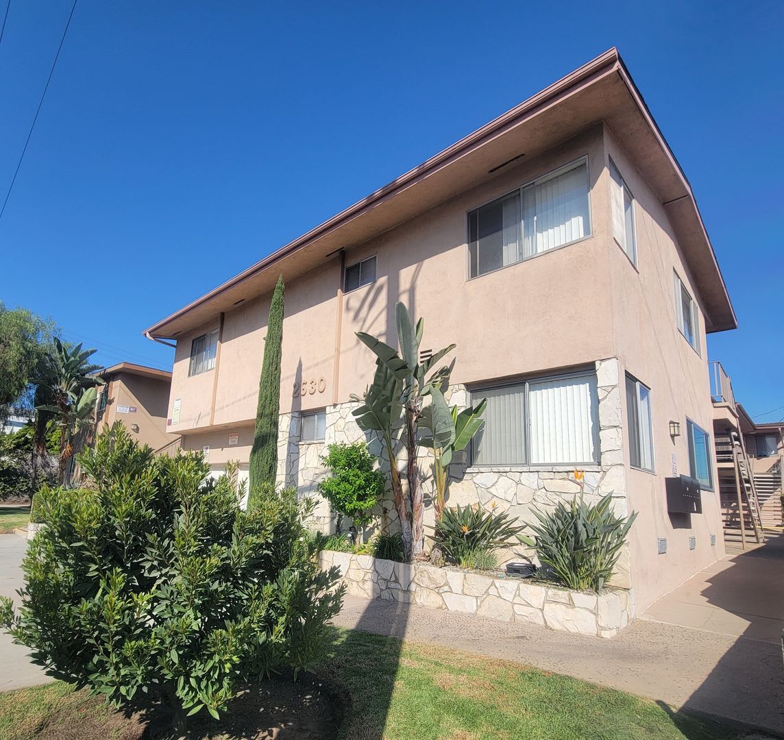 Memorial Apartments- Super Clean 2 Bedroom 1 Bath Apartment Near Long Beach Memorial Hospital