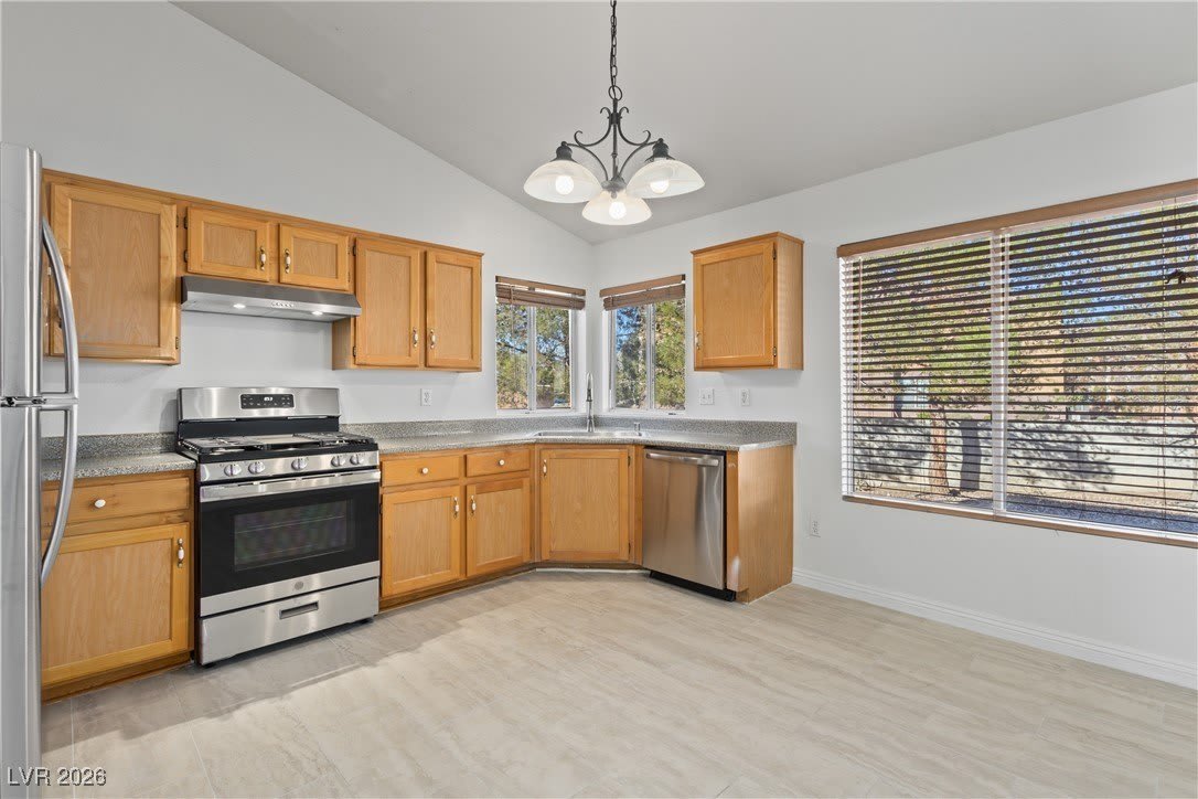 9475 Soloshine Street