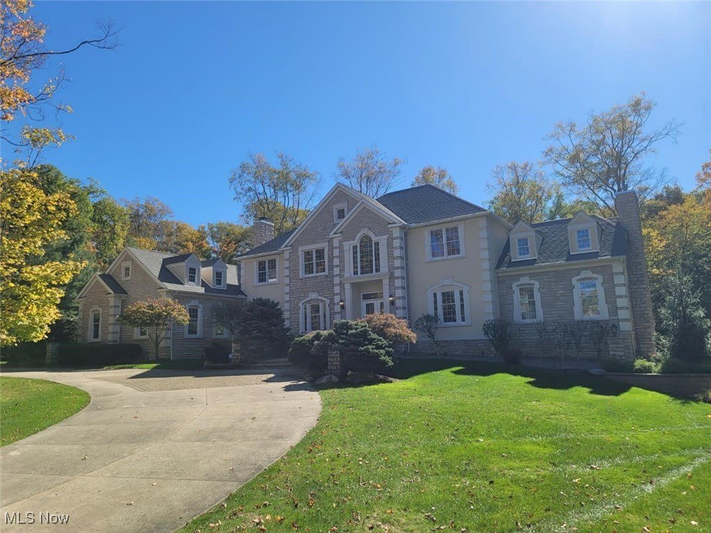 4466 Forest Brooke Court N