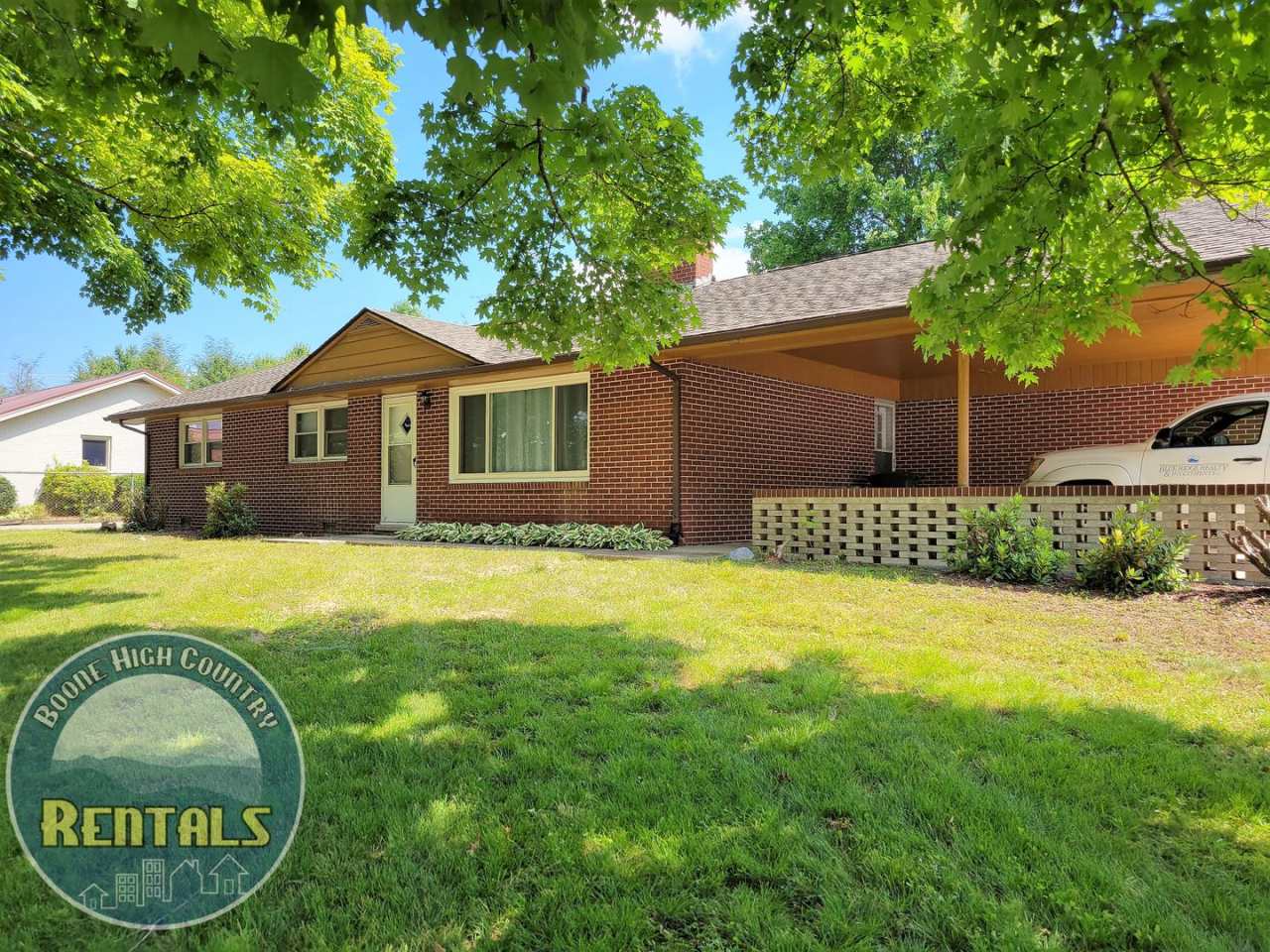 3bd/2ba Ranch House Next to Watauga Medical Center