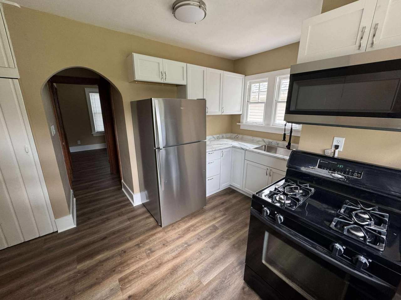 Spacious and Cozy 4-bedroom Home!