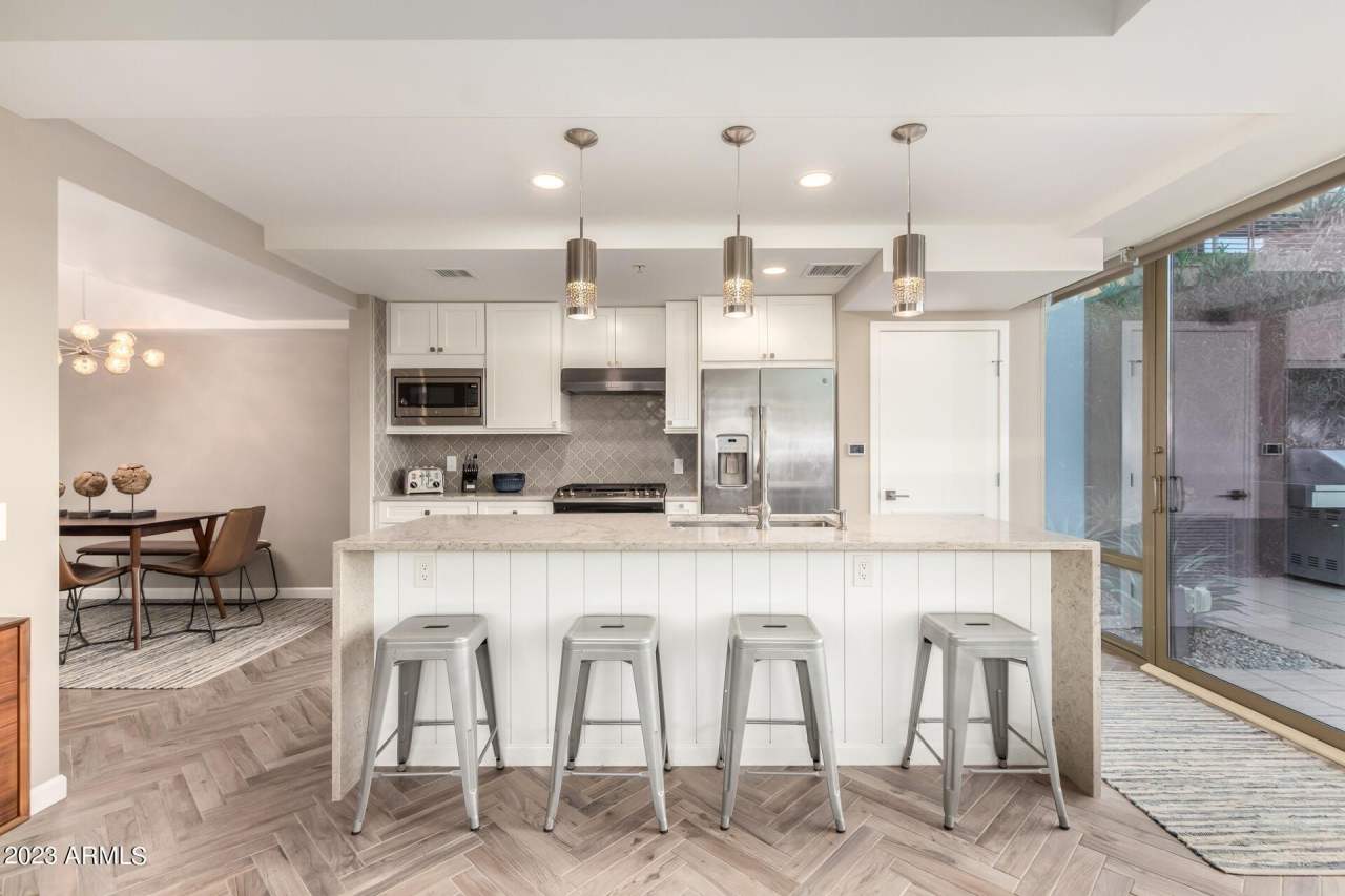 7161 E RANCHO VISTA Drive unit: 4014