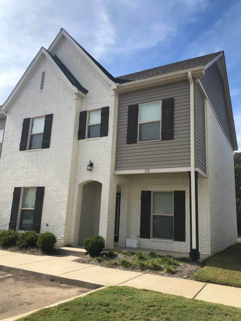 4BR/4.5 Bath For Rent