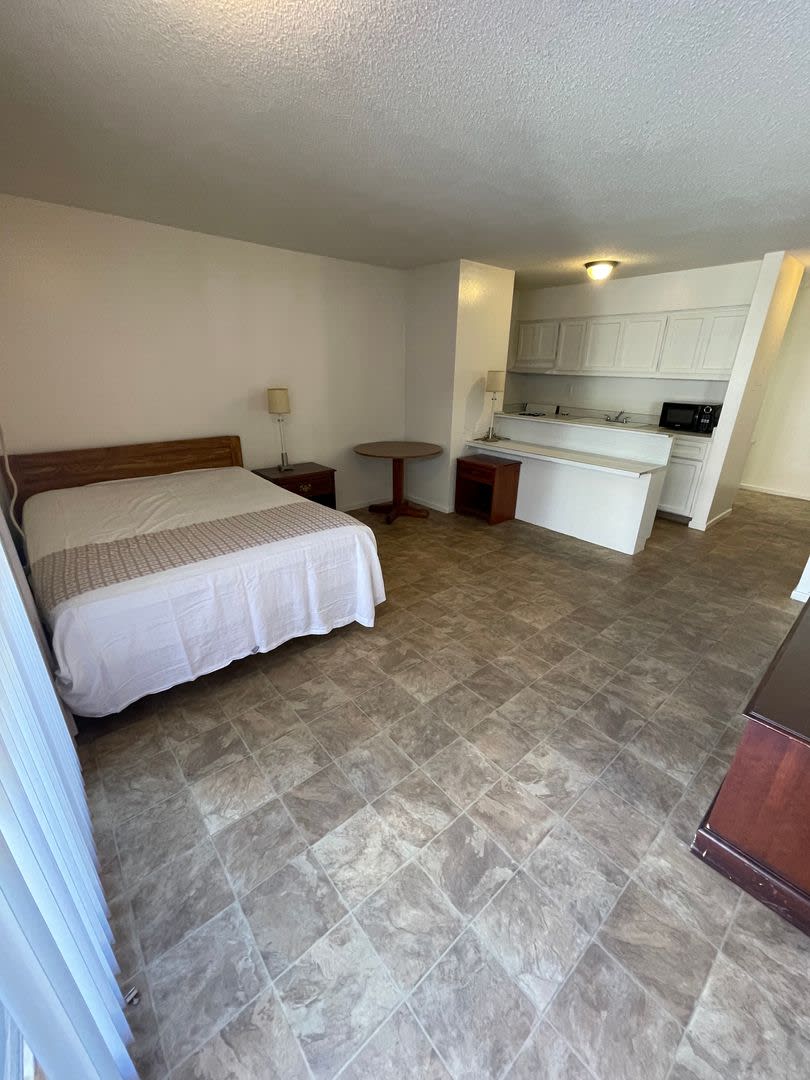 Studio Apartment on Las Vegas Strip - Close to all of the Excitement  More!!