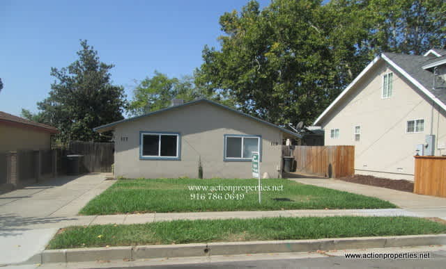 Central Roseville - 1 Bed, 1 Bath Duplex -New Flooring- Large Yard - Gardener Included Shed for Storage * NO Washer/Dyer Hookups