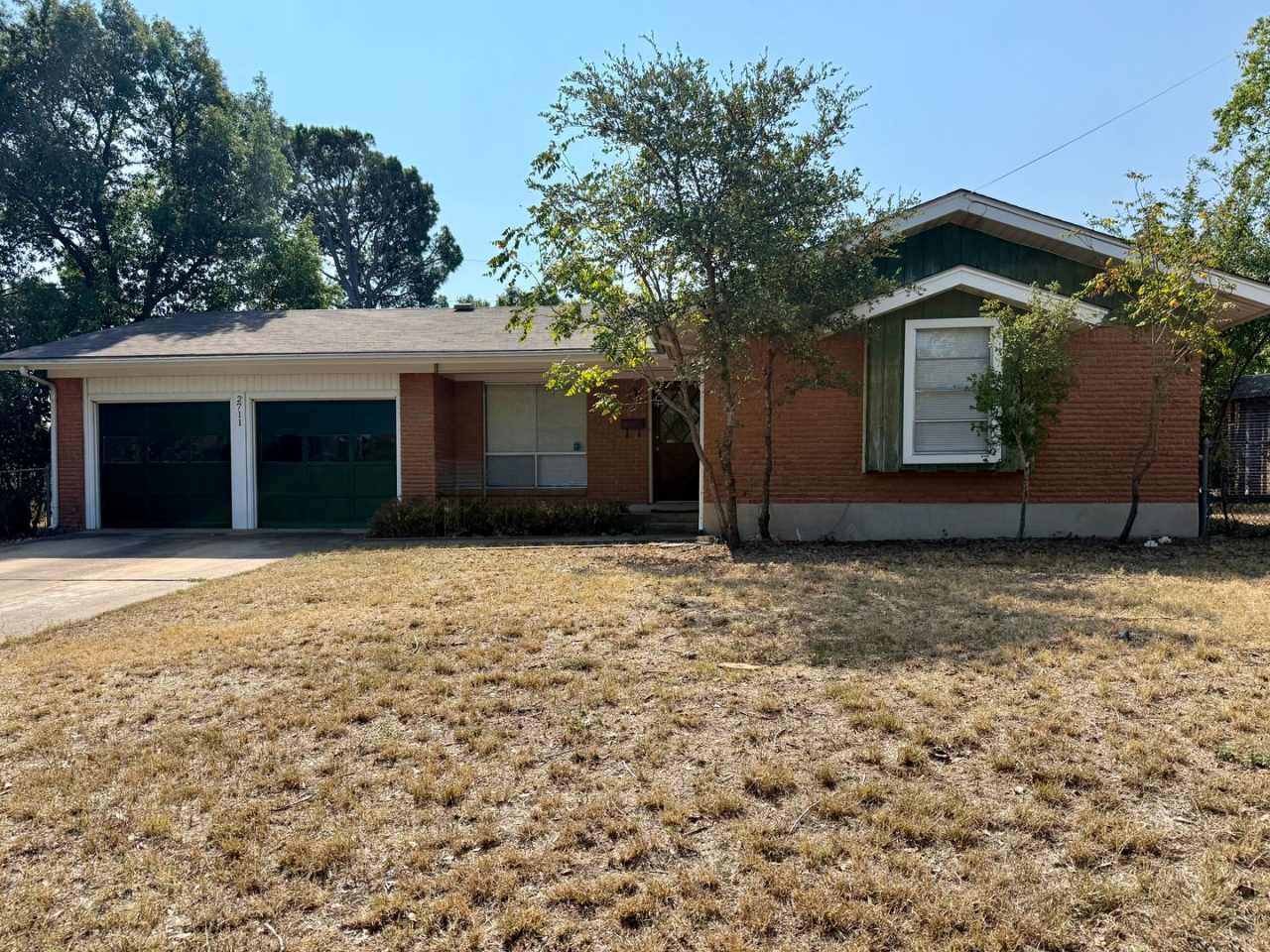 Walk to St. Edwards University!-2711 Little John