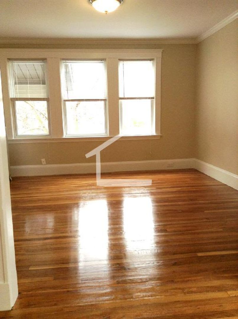 Nice 3 bed in Somerville