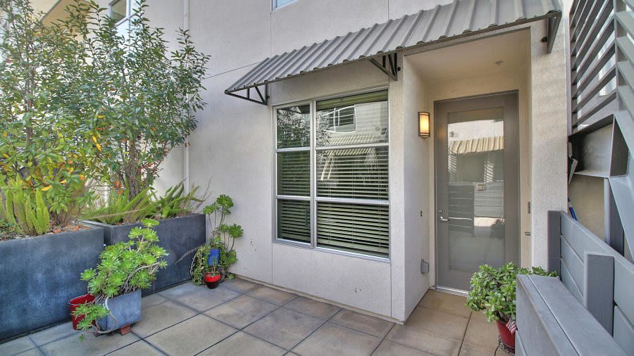 Beautiful 1 Bedroom Condo for Rent