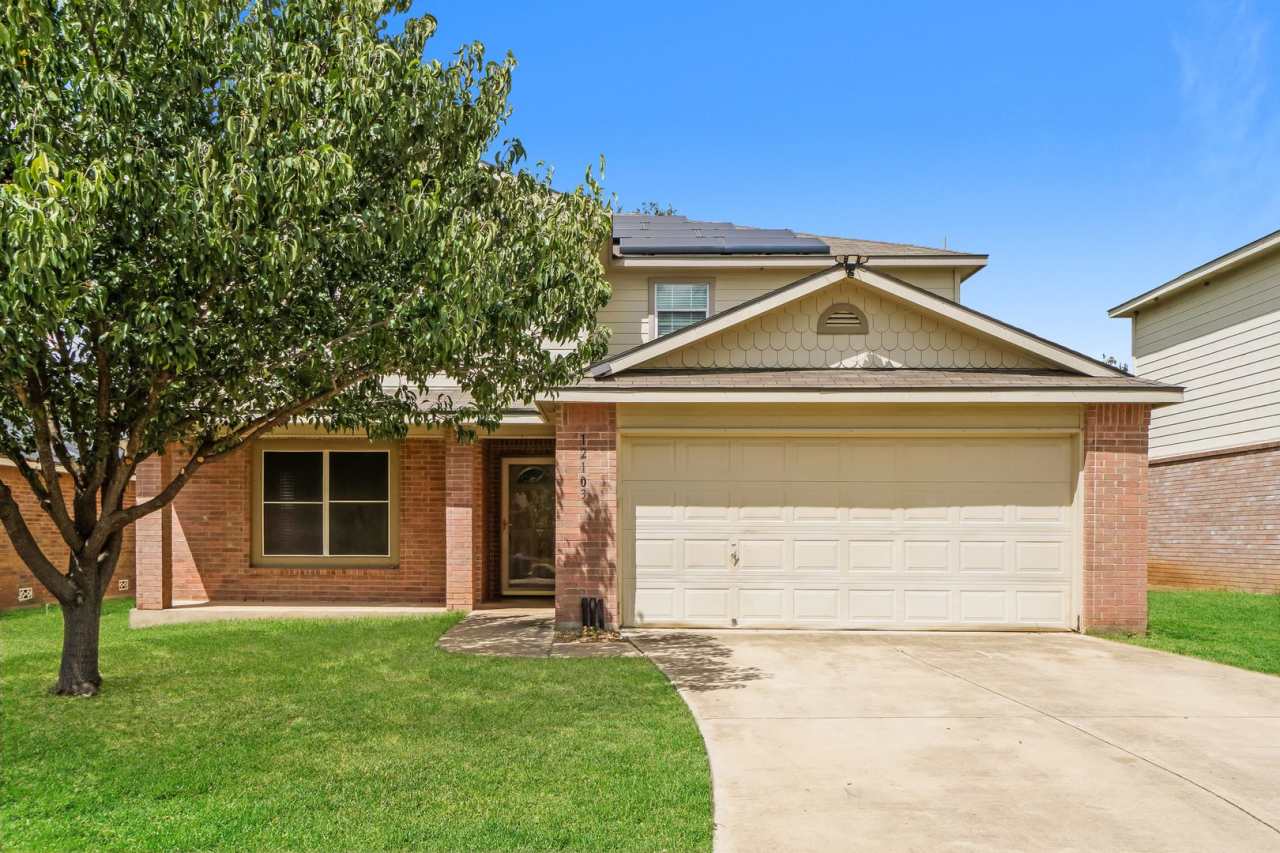 Large 5 Bedroom! $250 off the first full month!