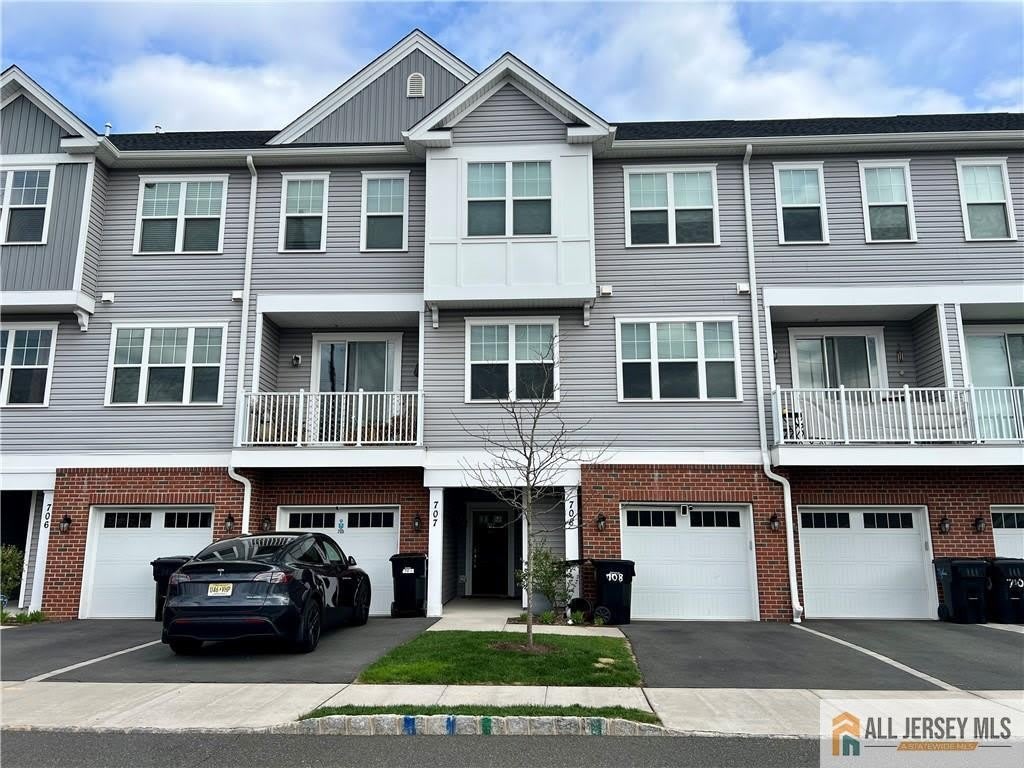 707 Greenland Square
