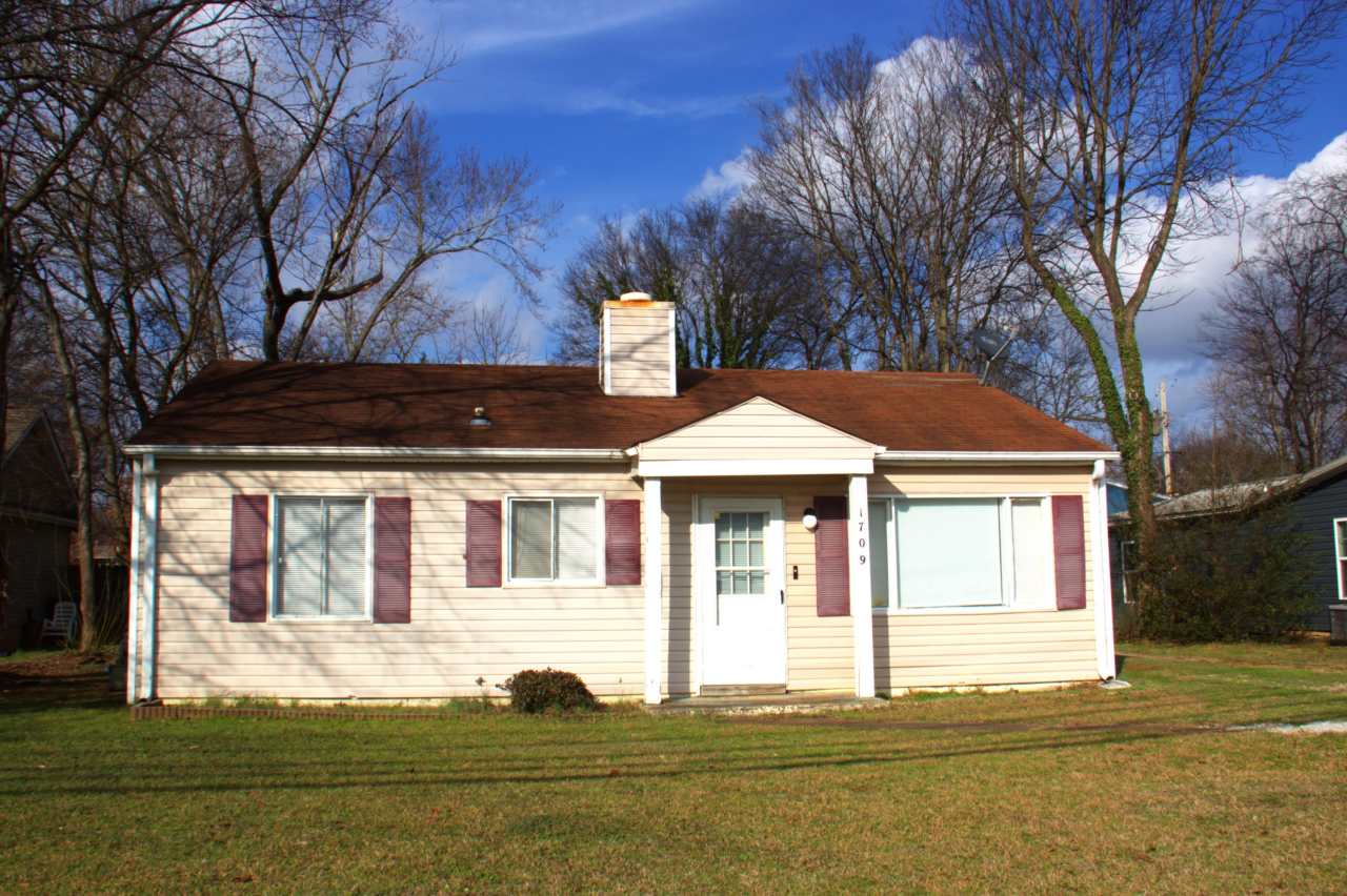 1709 Oakwood Avenue Northeast