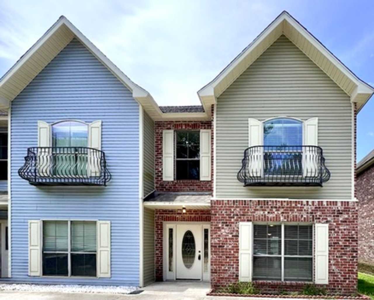Spacious New Orleans-Style 3BR/2.5BA Townhome in Walker, LA — Close to Juban Crossing