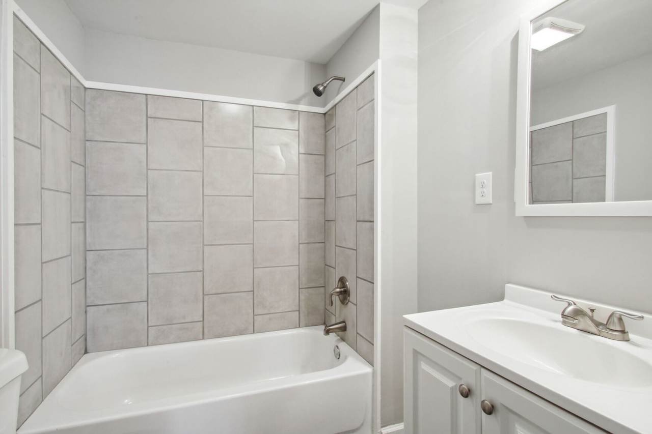 Large 2BR/2BA Eastside Savannah House For Rent