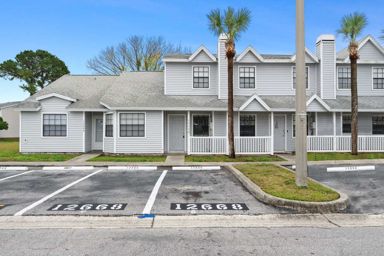 12668 Castle Hill Dr