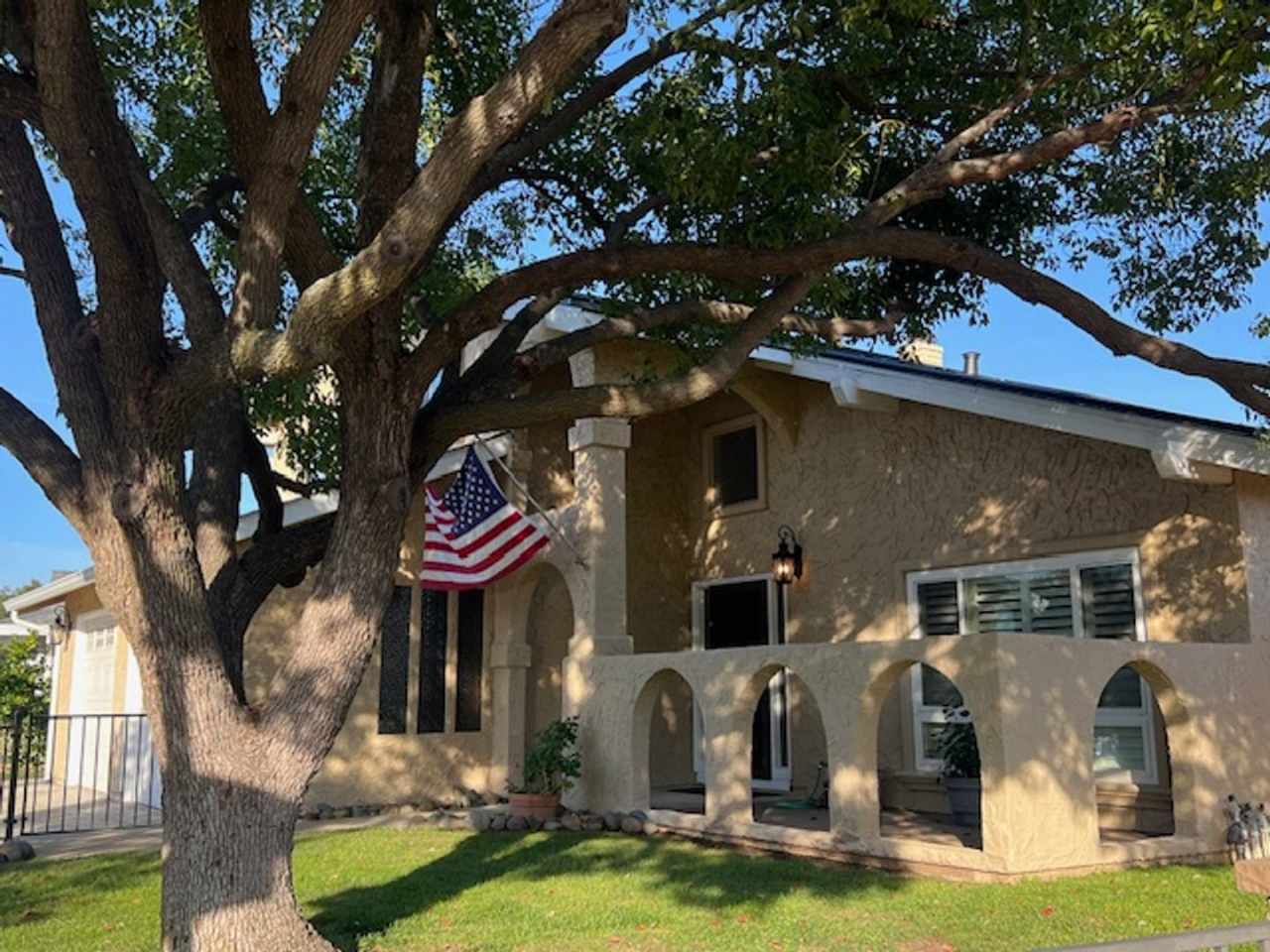 FAIR OAKS BEAUTY WITH POOL, SPA  SOLAR!!