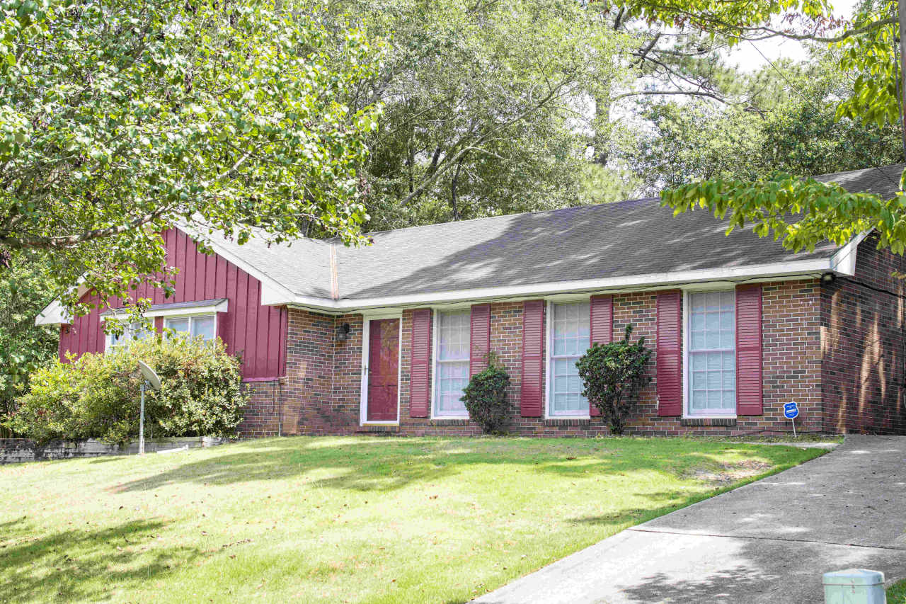 4100 King Arthur Place