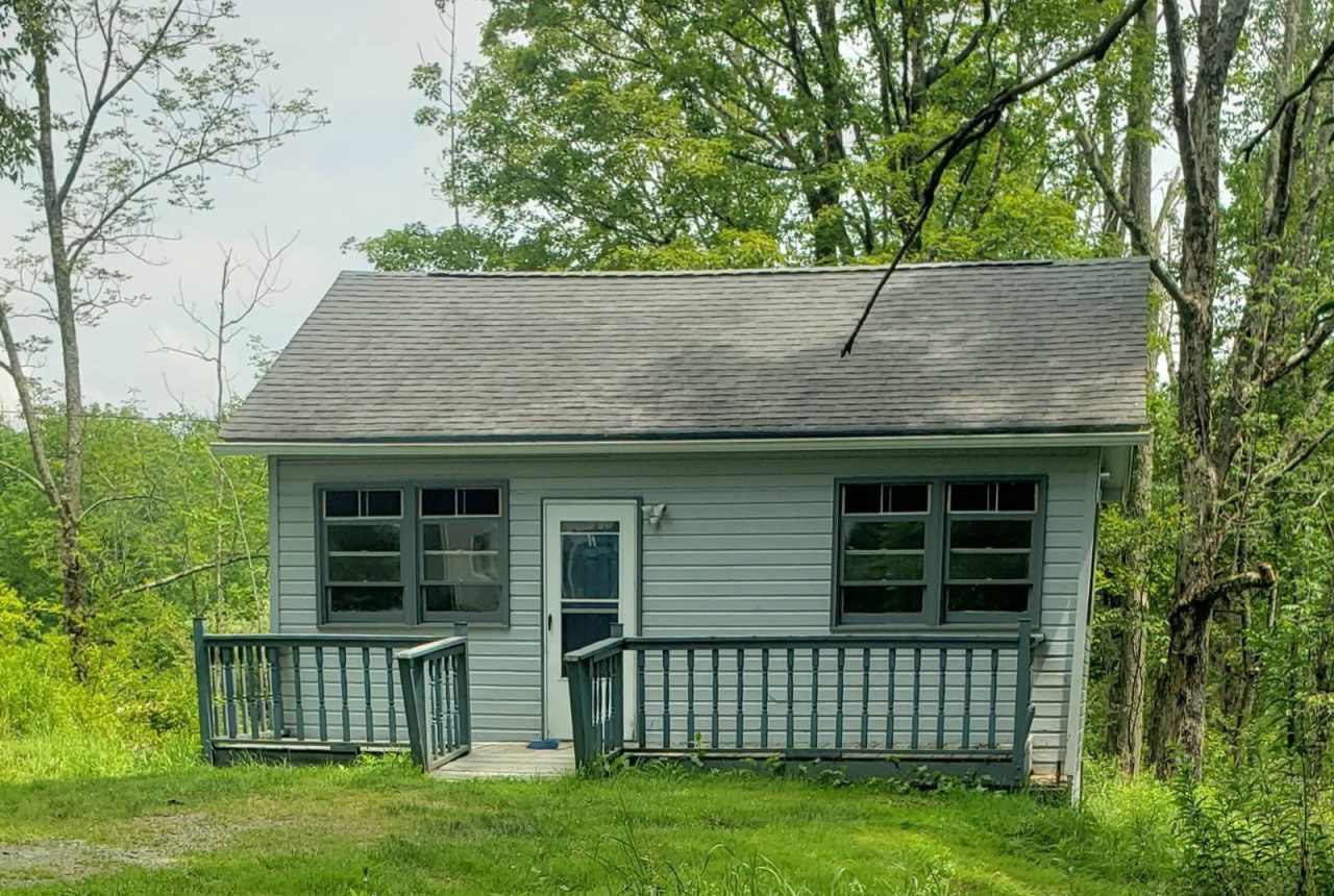 300 Budd Rd-Cottage
