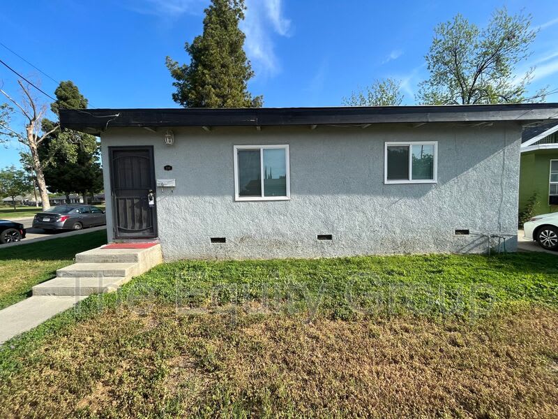 220 West Cypress Ave