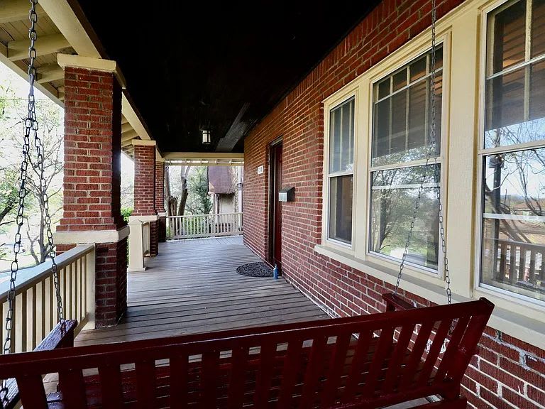 1510 Hampton Avenue Southwest