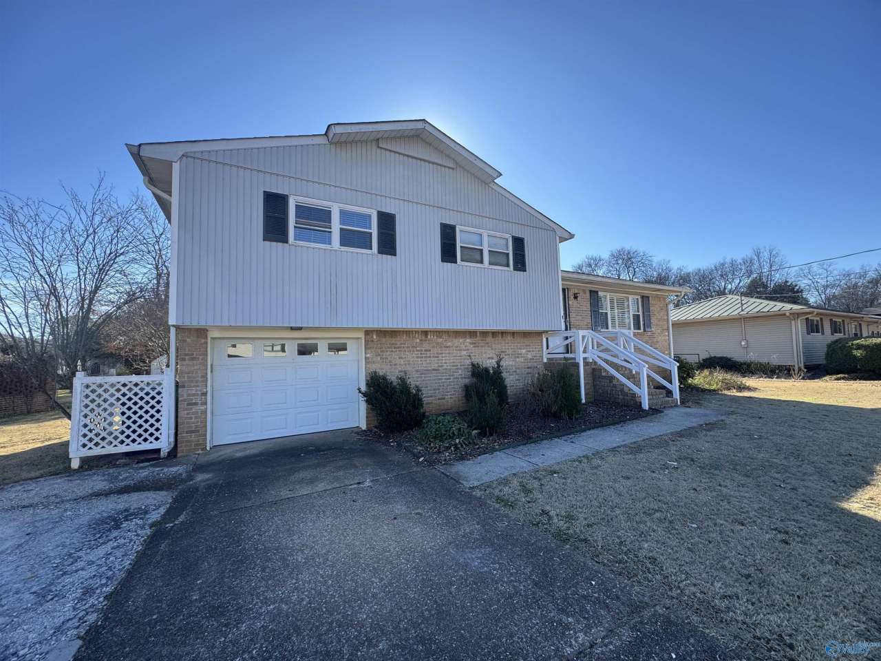 9904 Willow Cove Road