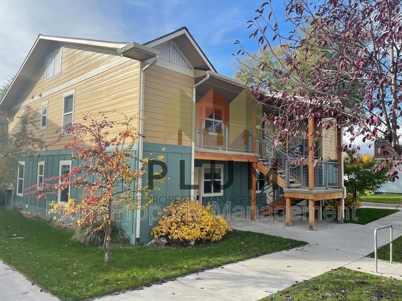 2253 South 3rd Street West