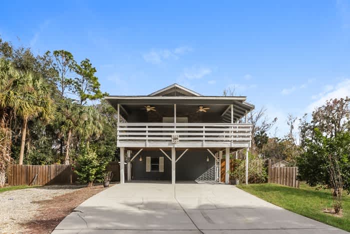 1209 Northeast 6th Court