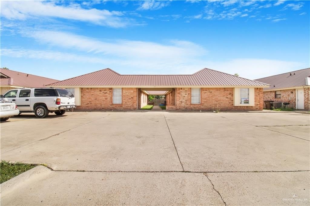 402 Date Palm Street