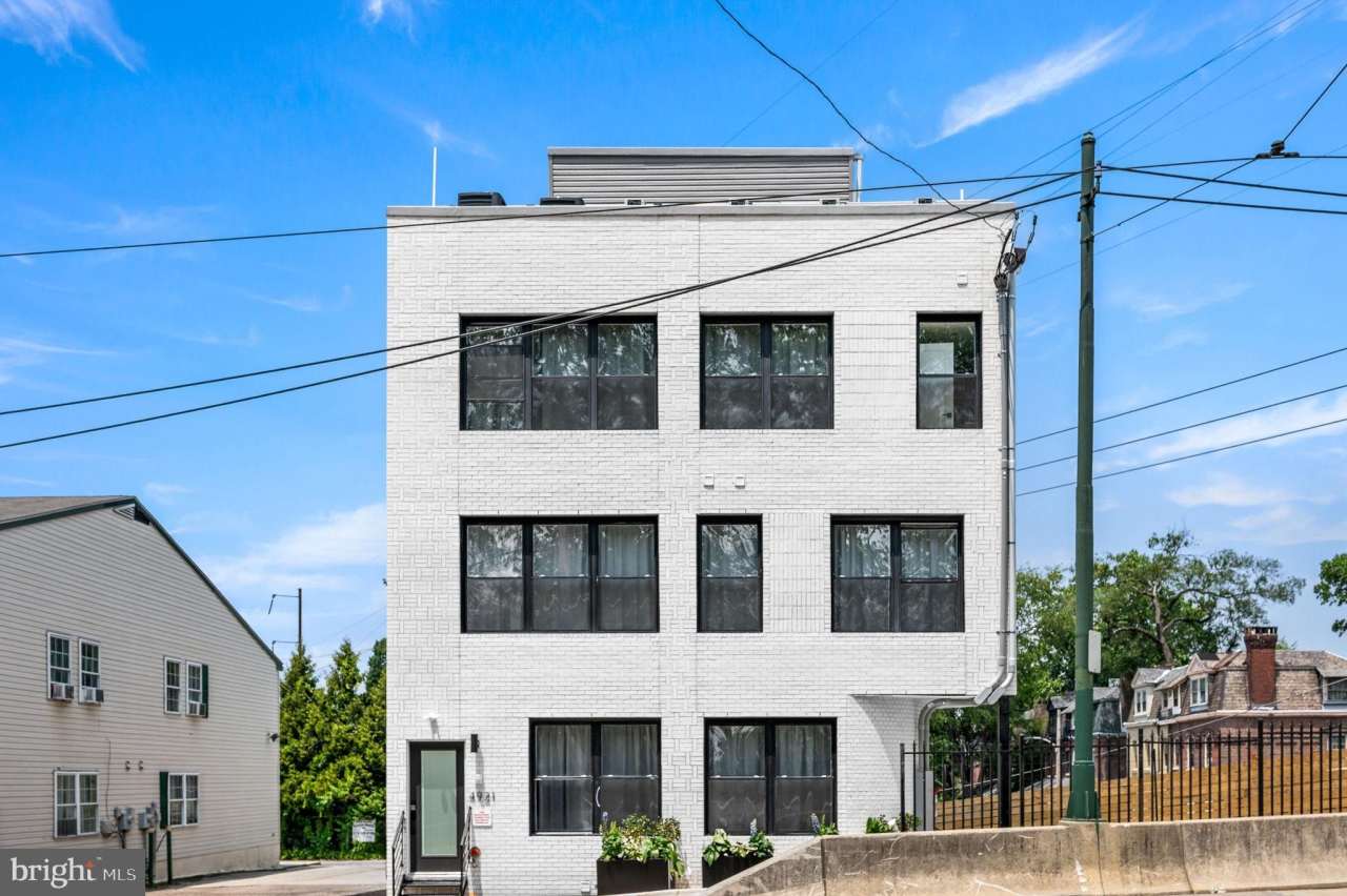 4921 CHESTER Avenue unit: 302