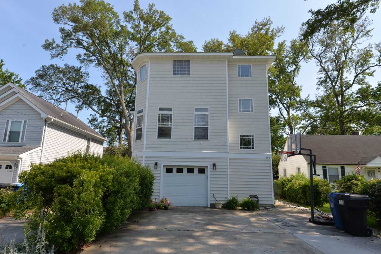 3 Story Duplex-Condo at the Beach