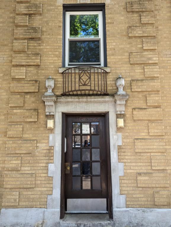 1705 W North Shore Ave