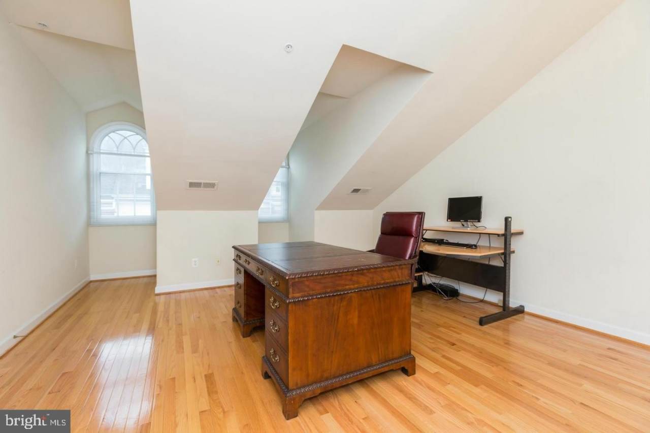 8857 ASHGROVE HOUSE Lane