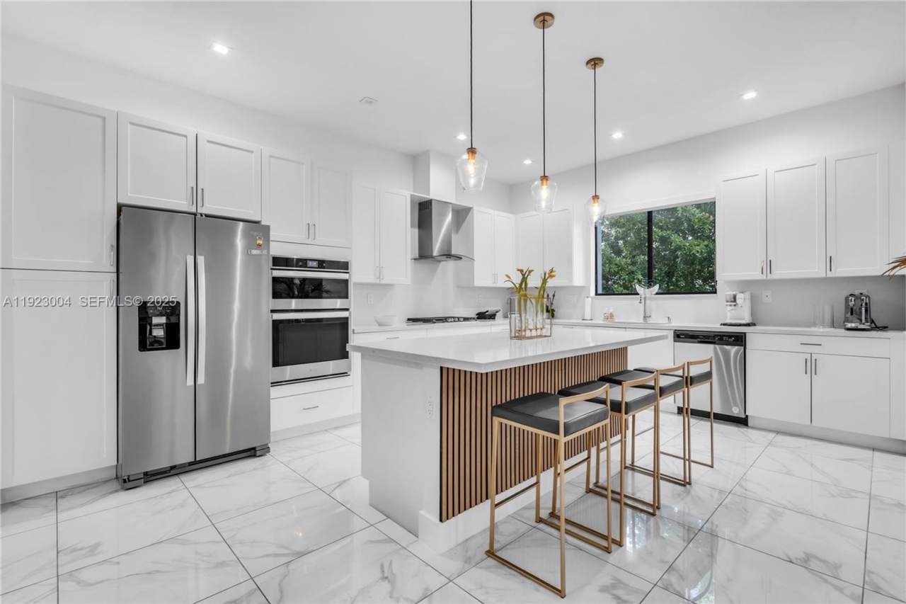 4363 NW 81st Avenue, Doral, FL 33166