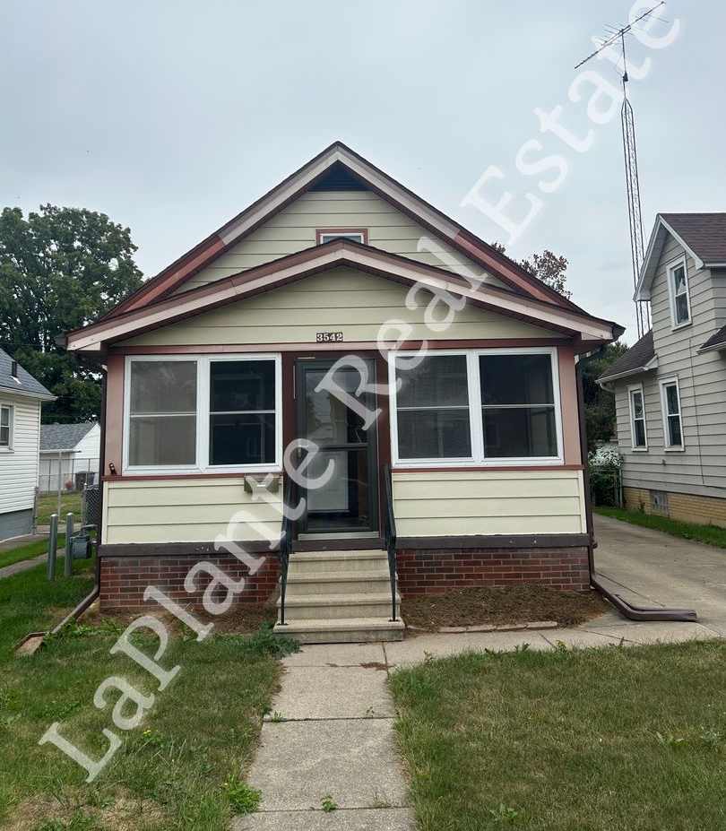 Charming 3-Bed, 1.5-Bath Home with Spacious Living Areas