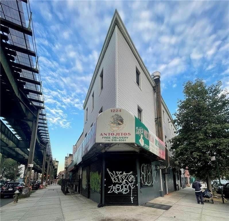 1224 Myrtle Avenue