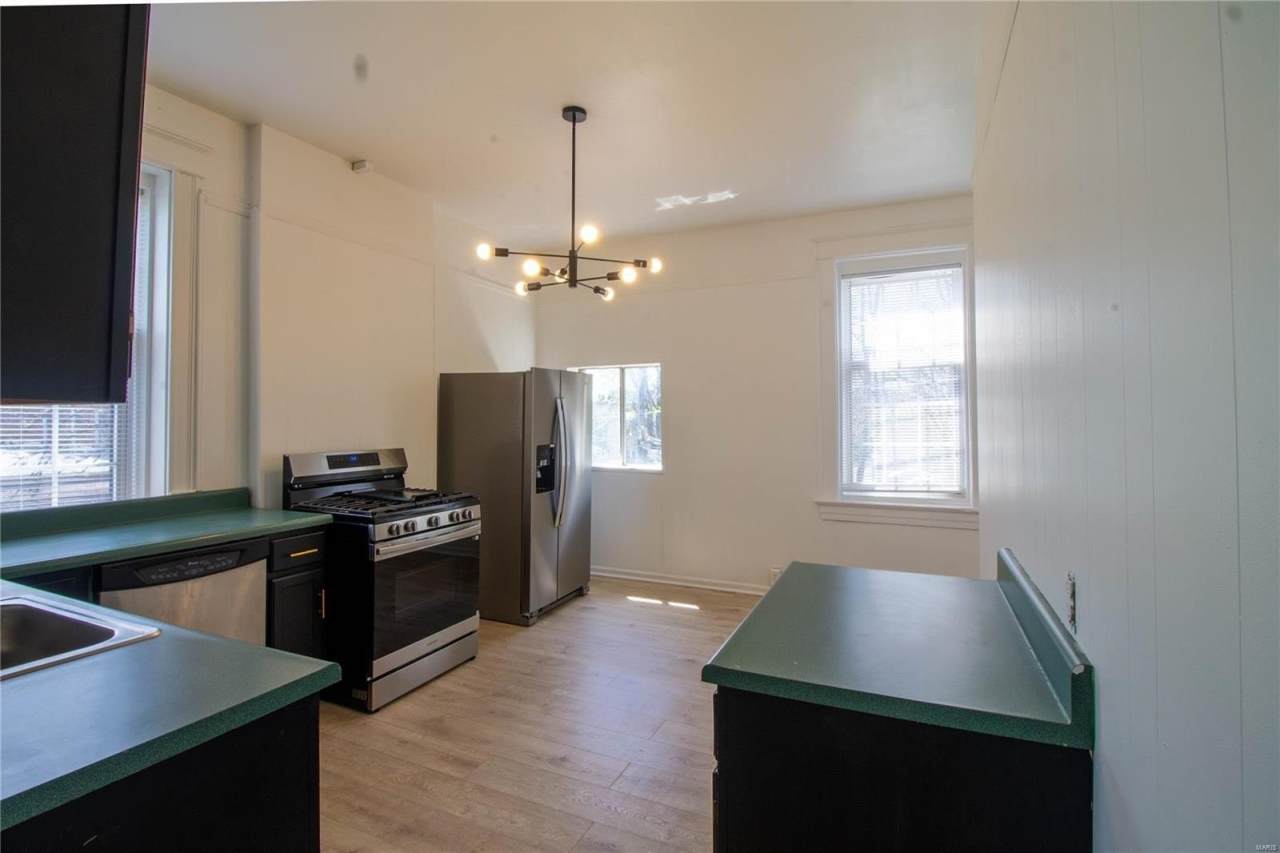 2214 Cherokee Street