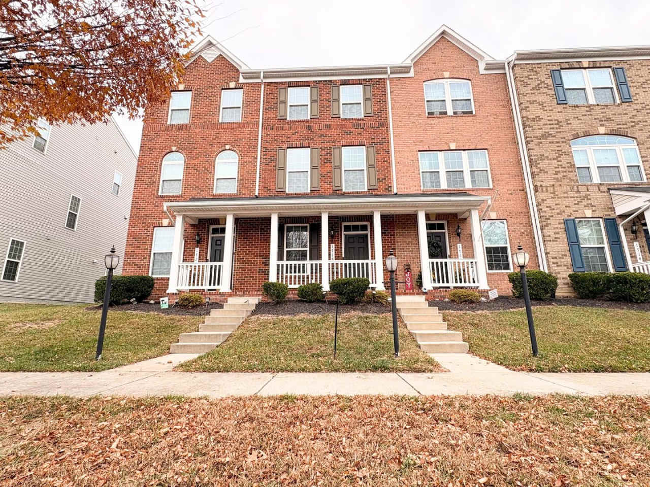 Woodbridge Townhouse- Easy commute to Quantico and Fort Belvoir