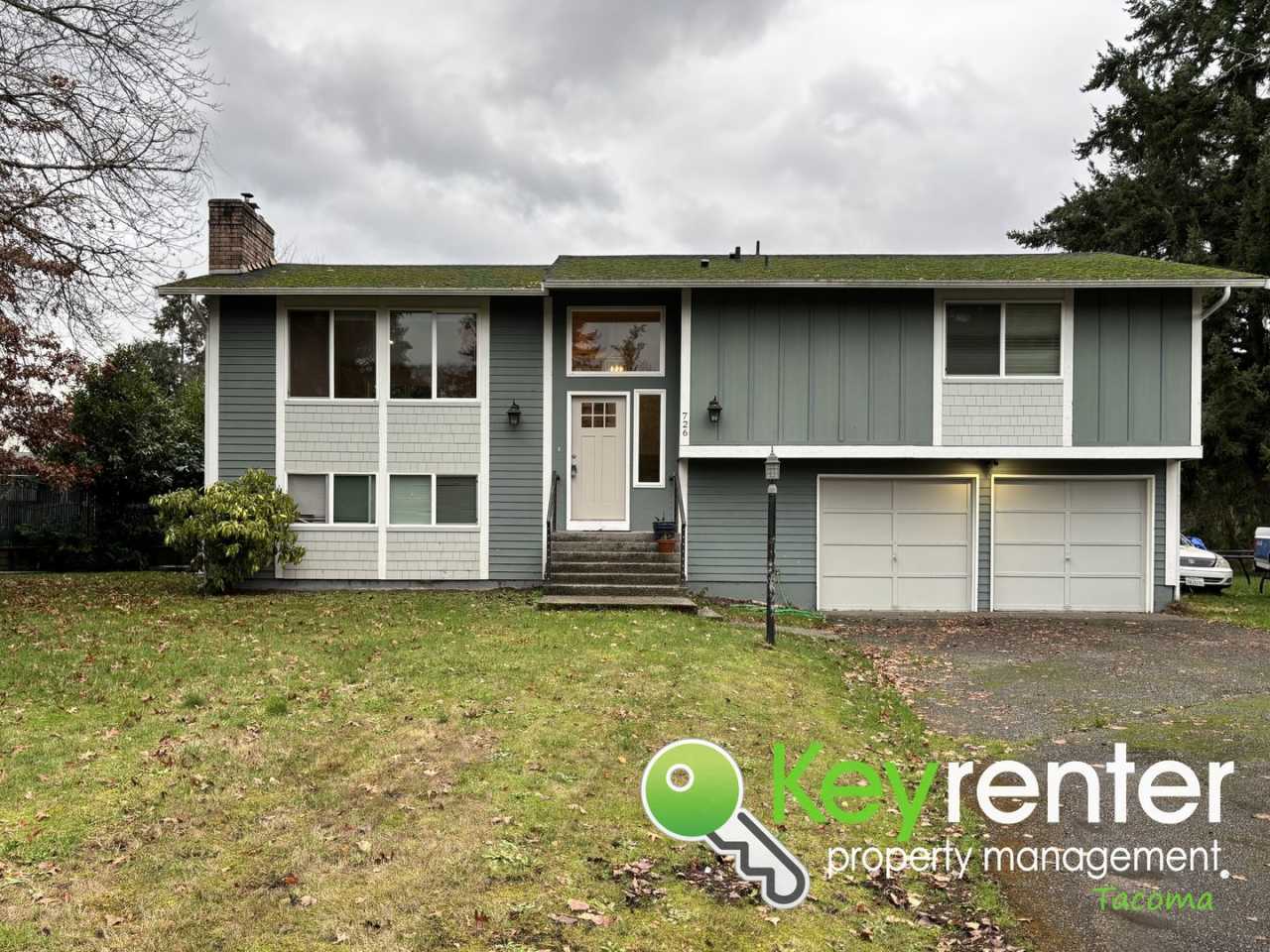 Split level 3 Bed 2 Bath Upstairs Unit with Modern Upgrades Close to JBLM!