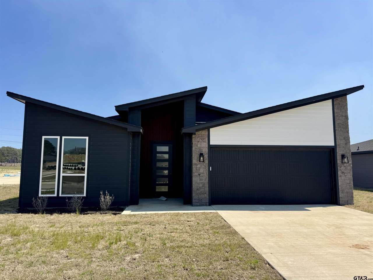 15529 Greenhouse Way