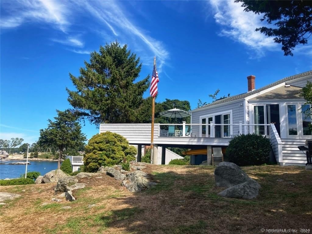 24 Nauyaug Point Road