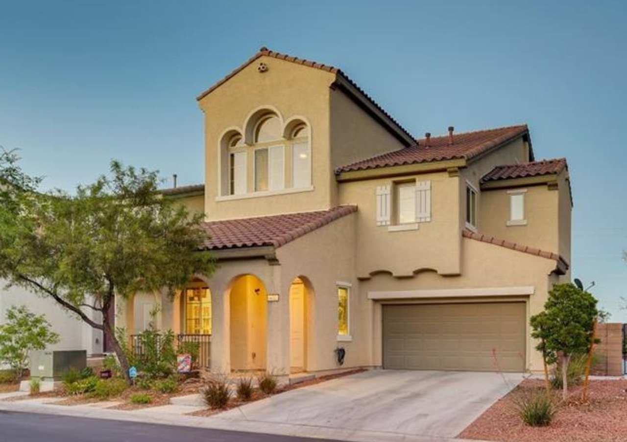 Spacious 3-Story Home with Stunning City  Strip Views in Providence!