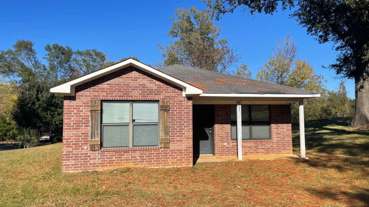 3 Bed, 2 Bath Brick Home, HUD ACCEPTED! NO PETS!