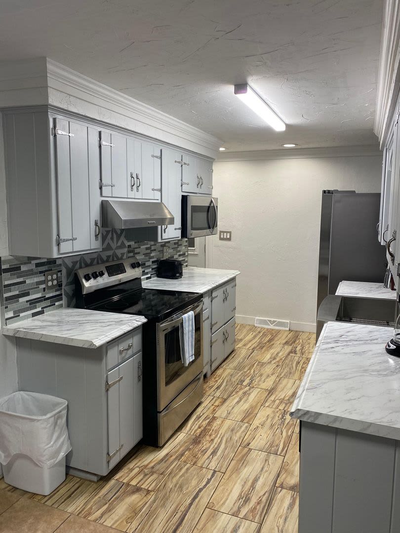 LaLaLa Lambeau Lodging on Shadow Lane (STR)