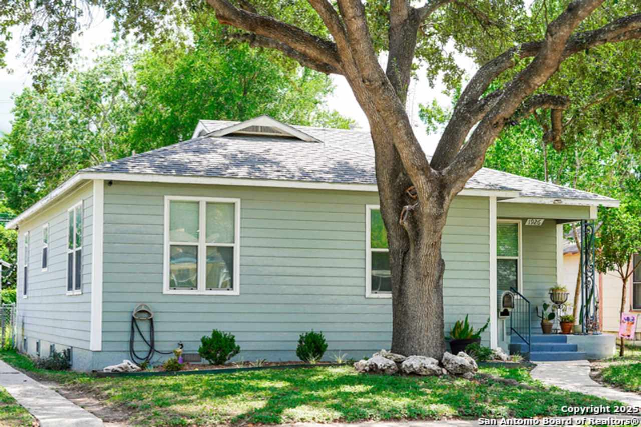 Adorable Highland Park Bungalow for Rent