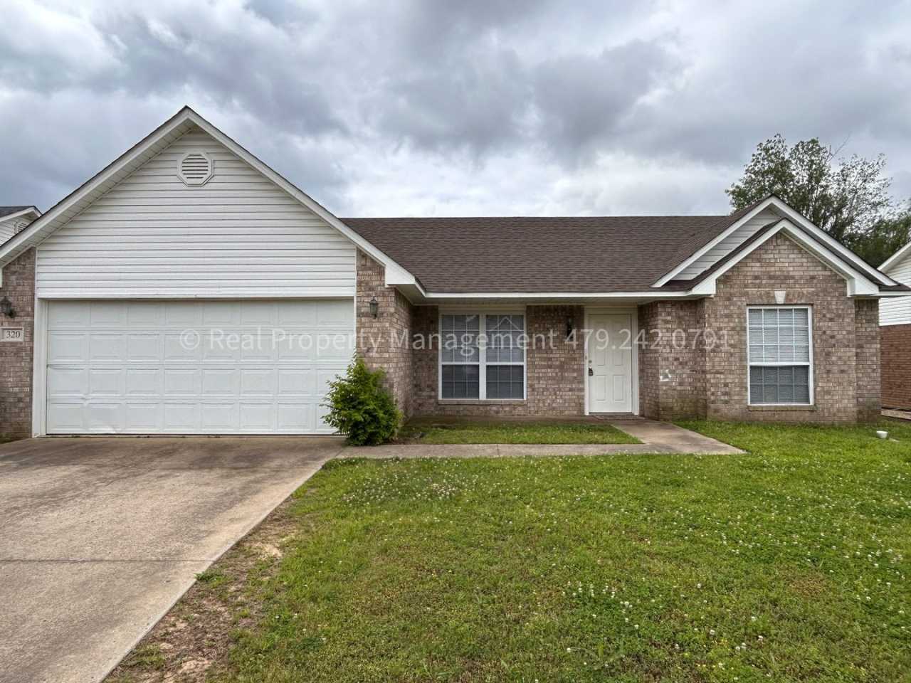 HALF OFF MOVE IN RENT! 3 Bedroom 2 Bathroom Home - Southside of Fort Smith